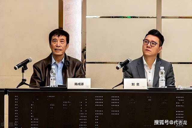 在新加坡的路演中，不仅观众看嗨了，就连新加坡副总理王瑞杰也;入戏太深，跑来;踢馆和叶问过招，开心模仿甄子丹在电影中的经典动作场面